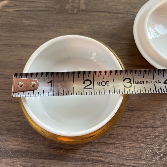 Limoges Vintage Fragonard Signed Porcelain Courting Couple trinket box gold - Picture 10 of 10